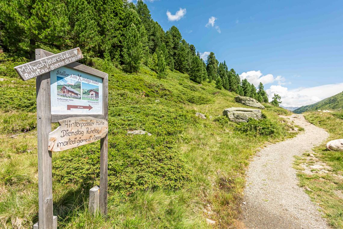 Escursione per famiglie dal Lago Obersee sul Passo Stalle