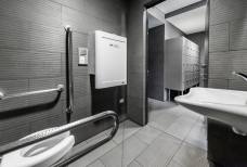 Toilette Eingangsbereich Thermen