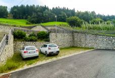 Parcheggio riservato e percorso accessibile