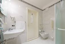 Hotel Meranerhof - Badezimmer Doppelzimmer