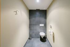 Hotel Meranerhof - Toilette in Hallenbad