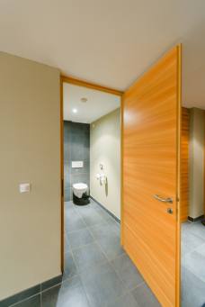 Hotel Meranerhof - Toilette in Hallenbad