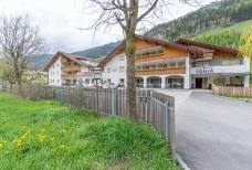 Hotel Sonja - Zugangsrampe zum barrierefreien Nebeneingang