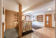 Alpenresidence - Eingangsbereich mit Rezeption