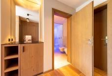 Bad im Zimmer 129