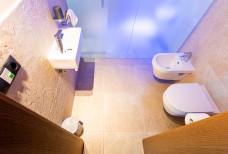 Bad im Zimmer 129