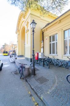 Bahnhof Meran: Rampe Haupteingang