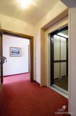 Pension Alexandres: Fahrstuhl