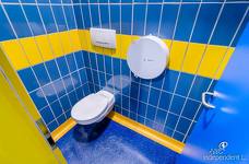 Iceforum Latsch - Toilette Erdgeschoss (Eingangsbereich, Umkleidebereich)