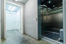Kletterhalle Salewa Cube - Barrierefreie Toilette im Salewa Bivac