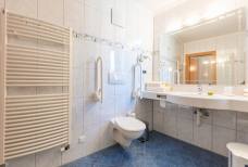 Moar's Hotel - Bagno della camera doppia 221