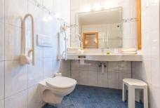 Moar's Hotel - Bagno della camera doppia 221