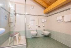 Hotel Jú Furcia - Passo Furcia - San Vigilio di Marebbe: Bagno camera 209