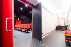 Stella Kino: Toiletten