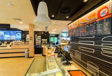 McDonald's Merano - Ordinazioni e sala ristorante