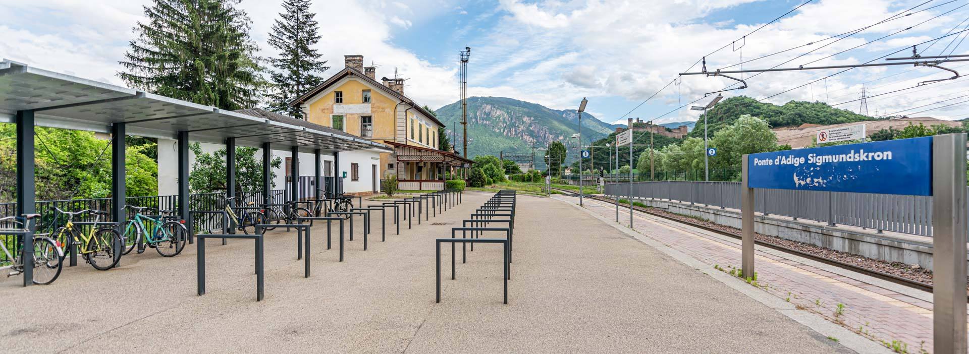Stazione di Ponte d'Adige
