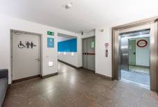 Südtiroler Archäologiemuseum - Fahrstuhl Eingang
