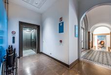Südtiroler Archäologiemuseum - Fahrstuhl Eingang